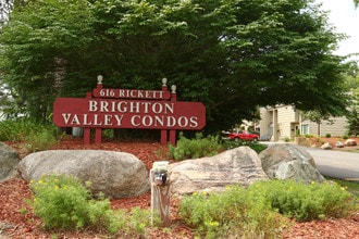 Brighton Valley Condos in Brighton, MI - Foto de edificio - Building Photo