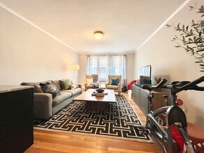 285 Corey Rd, Unit 6 in Brookline, MA - Building Photo - Building Photo