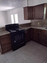 1416 Pidcoke St in Gatesville, TX - Building Photo - Building Photo