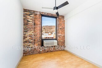 1831 W Michigan St in Duluth, MN - Building Photo - Building Photo