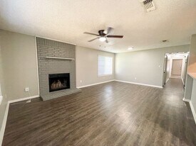 3334 Heritage Ln in Forest Hill, TX - Building Photo