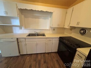 724 Oakdale Dr in Statesville, NC - Building Photo - Building Photo