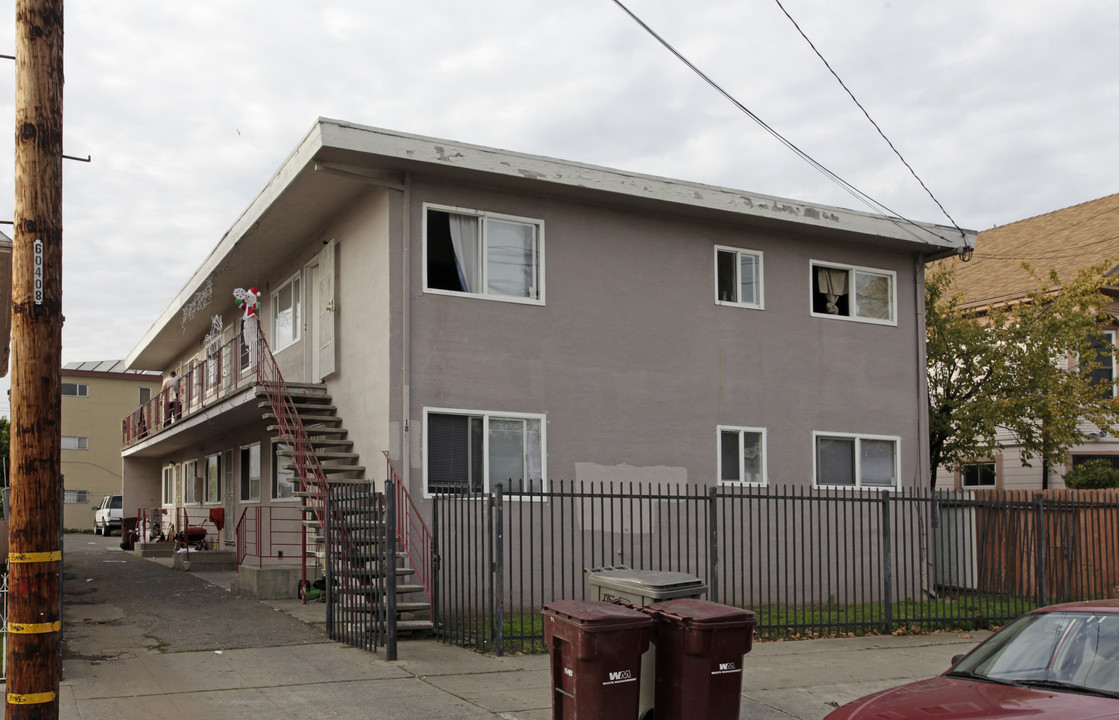 1805 33rd Ave in Oakland, CA - Building Photo