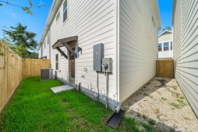 9 Wellford St in Houston, TX - Building Photo - Building Photo