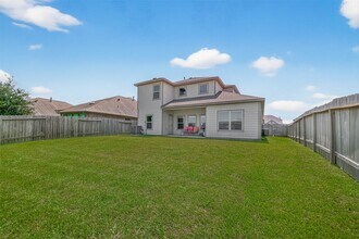 2930 Flying Horse Ln in Dickinson, TX - Foto de edificio - Building Photo