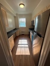230 Pelham Rd in New Rochelle, NY - Building Photo - Building Photo