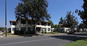 602-612 Santa Anita Ave in Arcadia, CA - Building Photo
