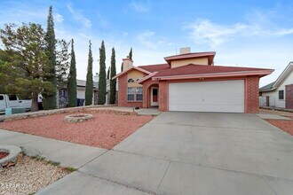 11815 Stone Castle Dr in El Paso, TX - Building Photo - Building Photo