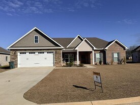 111 Amelia Cir in Enterprise, AL - Building Photo