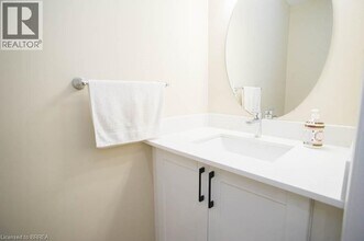 21 Diana Ave in Brantford, ON - Building Photo - Building Photo