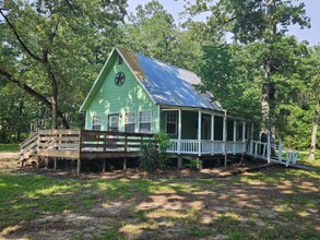 223 Ashley Ln in Onalaska, TX - Building Photo - Building Photo