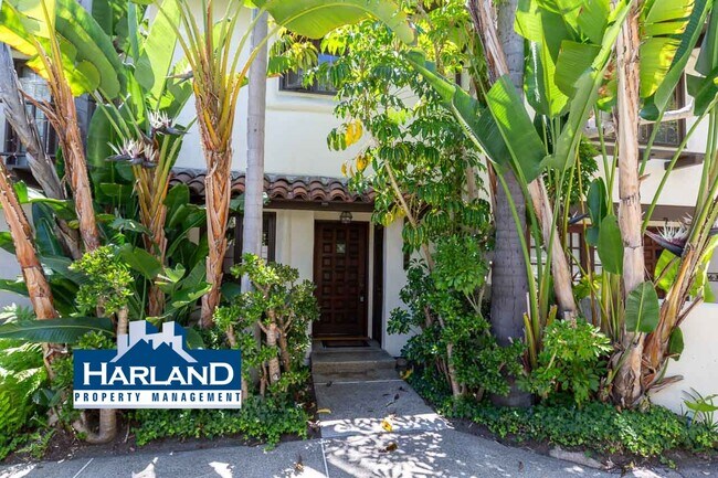 8666 Villa La Jolla Dr in San Diego, CA - Building Photo - Building Photo