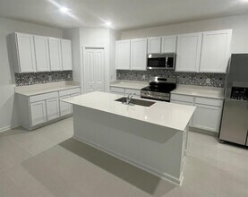 2215 Green Valley St in Daytona Beach, FL - Building Photo - Building Photo