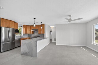 467 NE 31st St in Boca Raton, FL - Building Photo - Building Photo