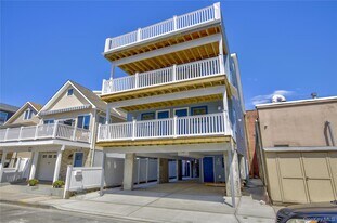 58 California St in Long Beach, NY - Building Photo