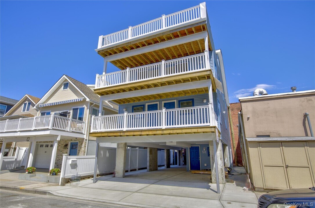 58 California St in Long Beach, NY - Building Photo