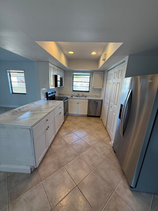 1183 White Pine Dr in Wellington, FL - Building Photo - Building Photo