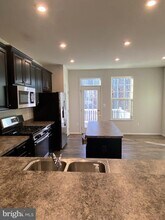 710 River Crest Way in Fredericksburg, VA - Building Photo - Building Photo
