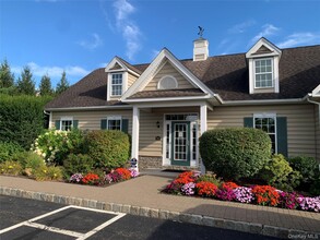 620 Creekside Ln in Fishkill, NY - Building Photo - Building Photo