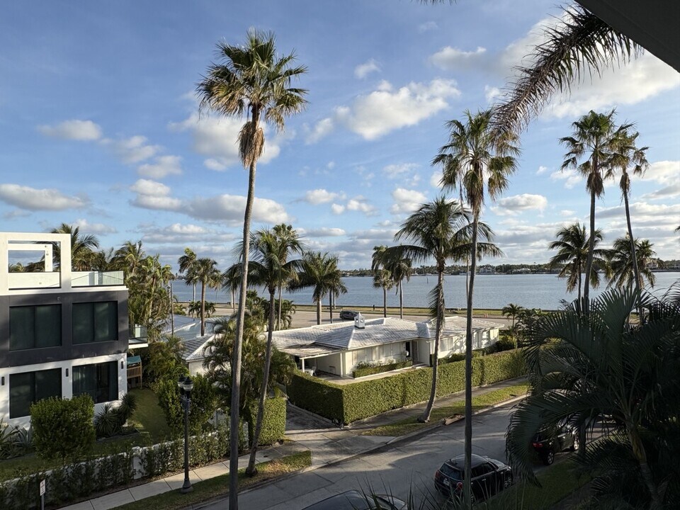 917 N Flagler Dr in West Palm Beach, FL - Building Photo