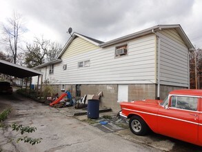 Full Occupied 4-unit Property in East Alton, IL - Building Photo - Building Photo