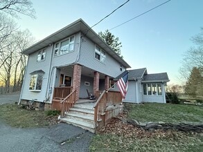 570 Montgomery Rd in Hillsborough, NJ - Building Photo - Building Photo
