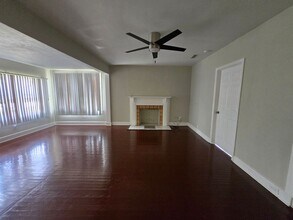 924 SW 5th Ave in Gainesville, FL - Building Photo - Building Photo