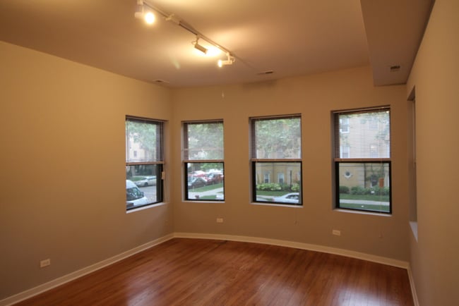 2321 W Arthur Ave, Unit 3