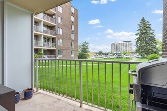 225 S Rohlwing Rd in Palatine, IL - Building Photo - Building Photo