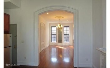 627 St. Marks Ave in Brooklyn, NY - Building Photo - Interior Photo