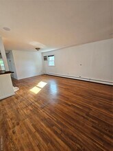 80 W Neck Rd in Huntington, NY - Building Photo - Building Photo