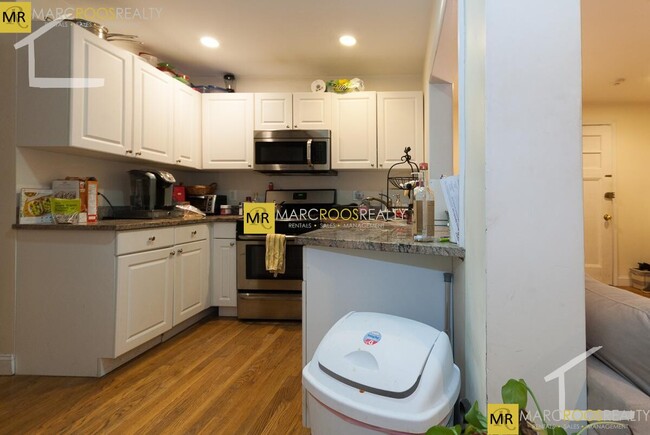 76 Egmont St, Unit 3 in Brookline, MA - Building Photo - Building Photo