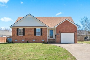 2774 N Whitfield Rd in Clarksville, TN - Building Photo