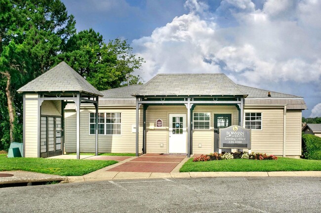 Bowman Heights Apartments in Little Rock, AR - Foto de edificio - Building Photo