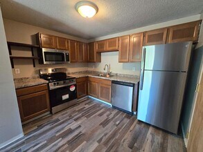 311 Great Bay Woods in Newmarket, NH - Foto de edificio - Building Photo