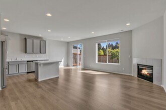 5024 Evie St SE in Lacey, WA - Building Photo - Building Photo