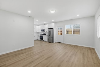 8124 Melrose Ln in El Cajon, CA - Foto de edificio - Building Photo