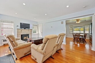 10 Fletcher Ave in Greenwich, CT - Foto de edificio - Building Photo