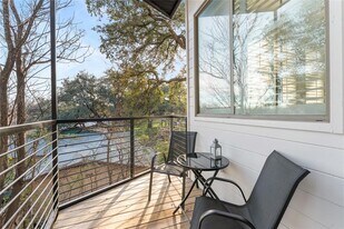2612 Carnarvon Ln in Austin, TX - Building Photo
