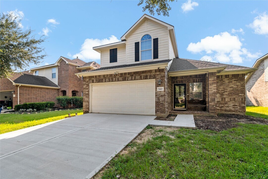 5422 Summer Spring Ln in Rosharon, TX - Building Photo