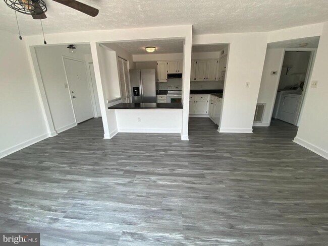 3500 Lochearn Ct in Pasadena, MD - Building Photo - Building Photo