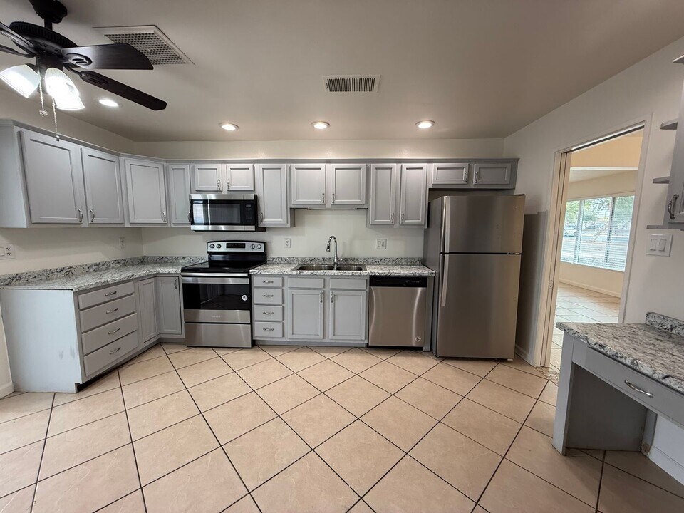 5532 N 19th Ave in Phoenix, AZ - Building Photo