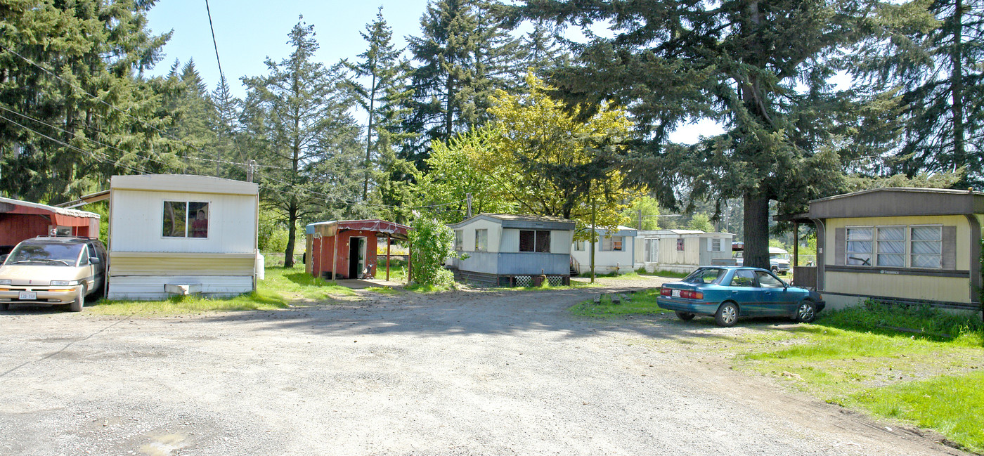 Redwood Mobile Home Park in Centralia, WA - Building Photo