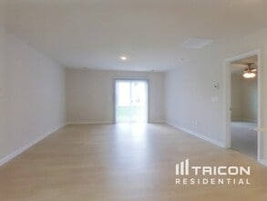 3075 Whispering Willows Ct in Inman, SC - Building Photo - Building Photo