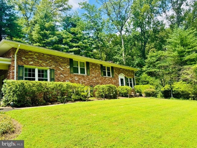 3500 Barkley Dr in Fairfax, VA - Building Photo - Building Photo