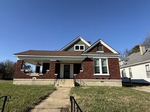 1371 Ridgeway St in Memphis, TN - Foto de edificio - Building Photo