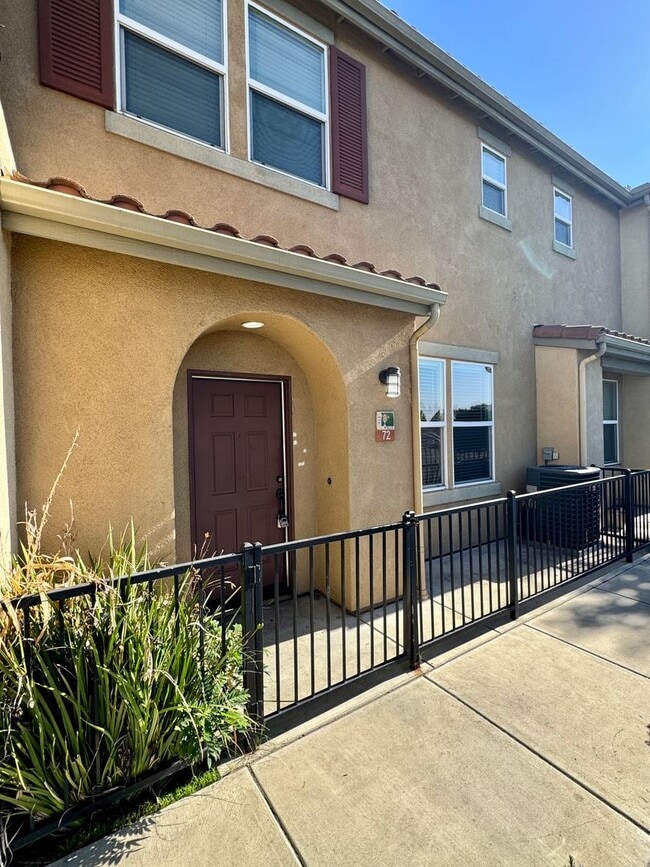 4300 Newton Ave in San Diego, CA - Foto de edificio - Building Photo