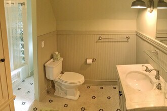 827 N. Highland Ave., Unit 3rd Fl. in Pittsburgh, PA - Building Photo - Building Photo