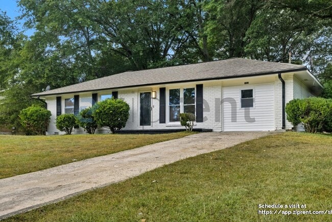7064 Eunice Dr in Riverdale, GA - Building Photo - Building Photo