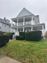 1229 Narragansett Blvd in Cranston, RI - Building Photo